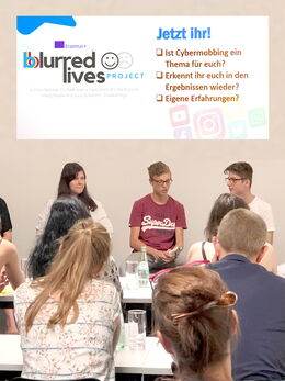 Schüler*innen bei der Ergebnisvorstellung an der FU Schüler*innen bei der Ergebnisvorstellung an der FU