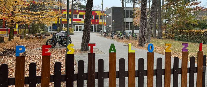Pestalozzi-Schule in Zehlendorf, Blick auf das Schulgebäude Pestalozzi-Schule in Zehlendorf, Blick auf das Schulgebäude